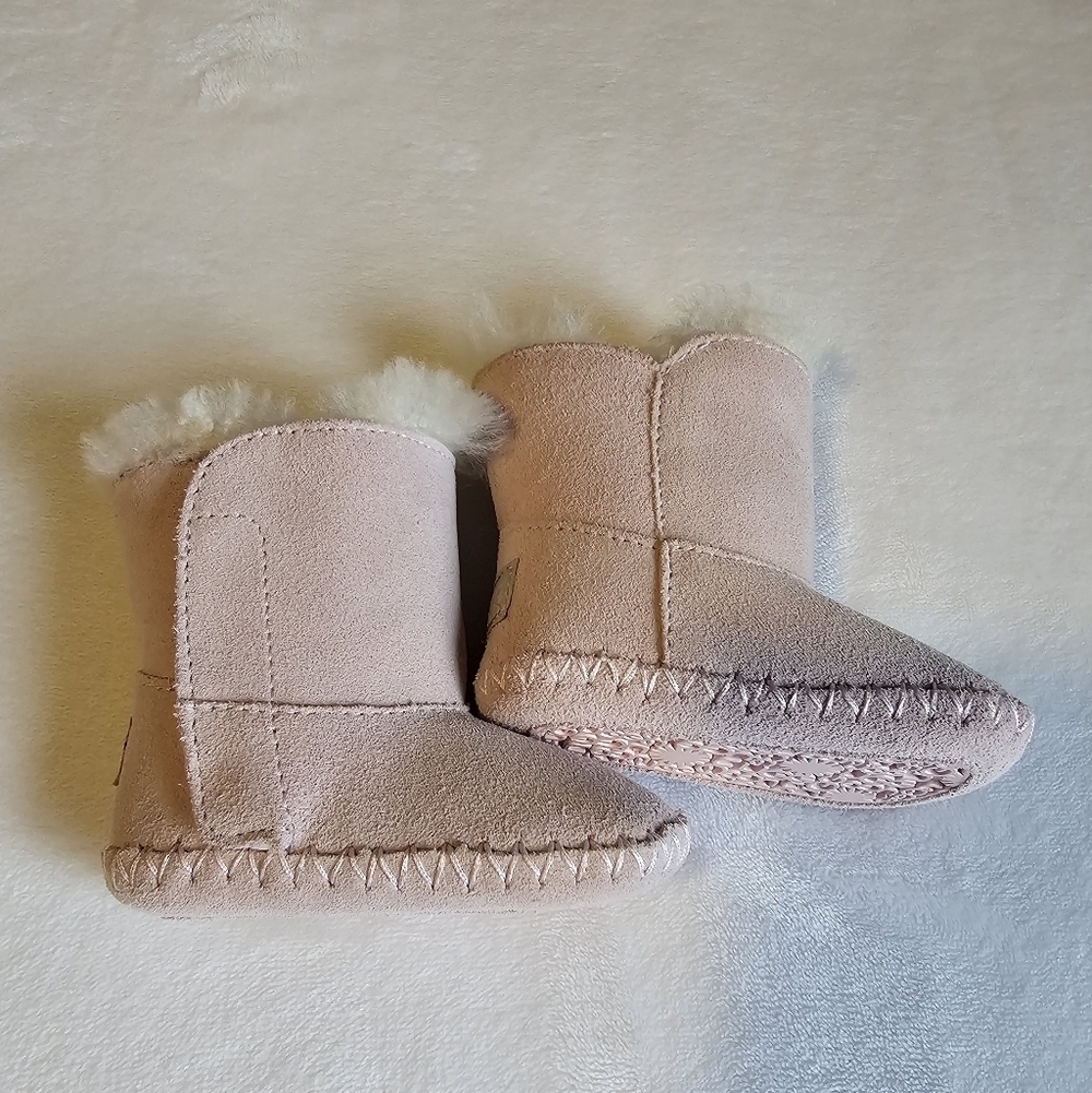 UGG Light Pink Baby Booties with Fur - Picture 3 of 8